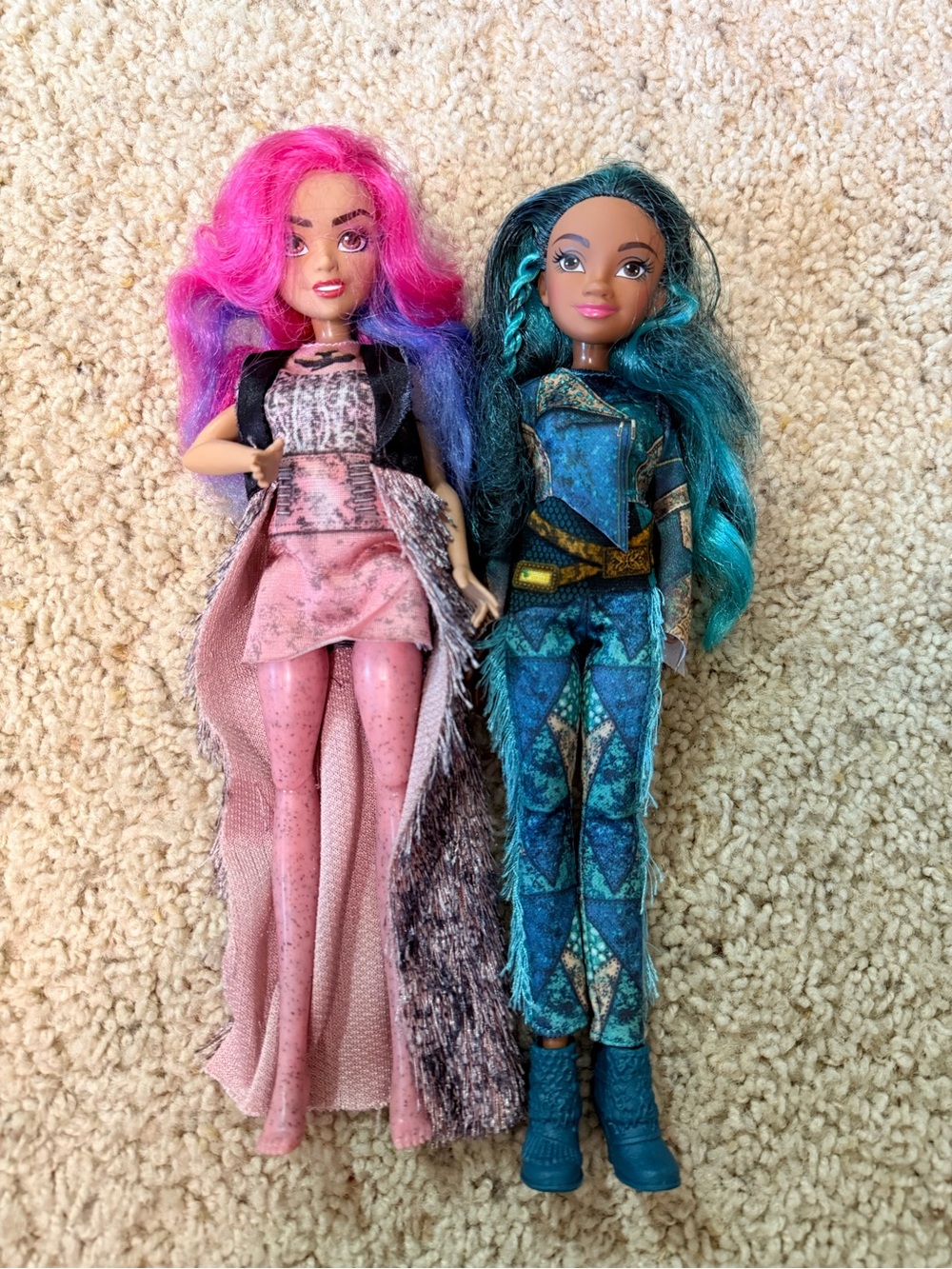 Disney Descendants Singing Dolls Mal & Uma Lot 2 Hasbro Tested